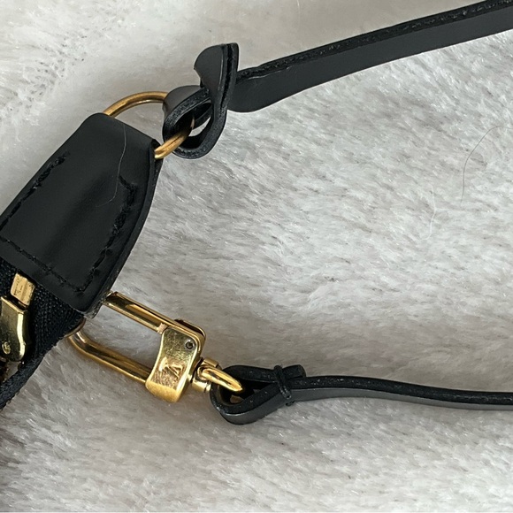 Louis Vuitton Black Epi Pochette Accessories - Picture 6 of 16